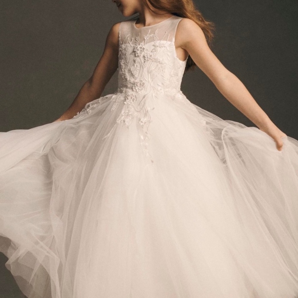 Anthropology: PRINCESS DALIANA ILLUMINATED 3D FLOWER GIRL DRESS